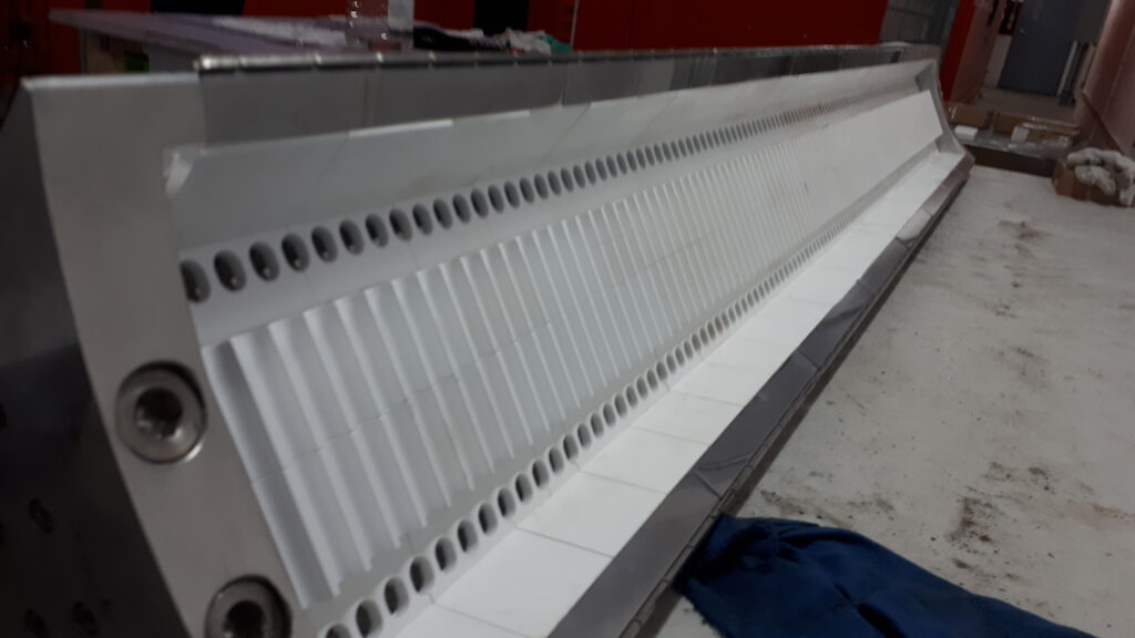 Thin-strip system of an American steel company